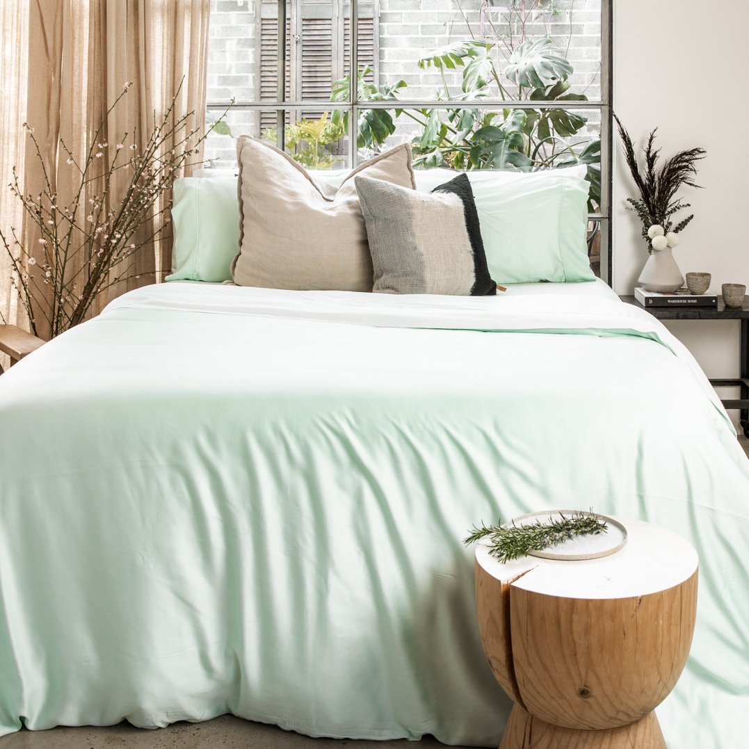 https://www.simpleswitch.org/cdn/shop/products/bamboo-lyocell-duvet-cover-paradise-green-twin-bedding-ettitude-12.jpg?v=1653594680